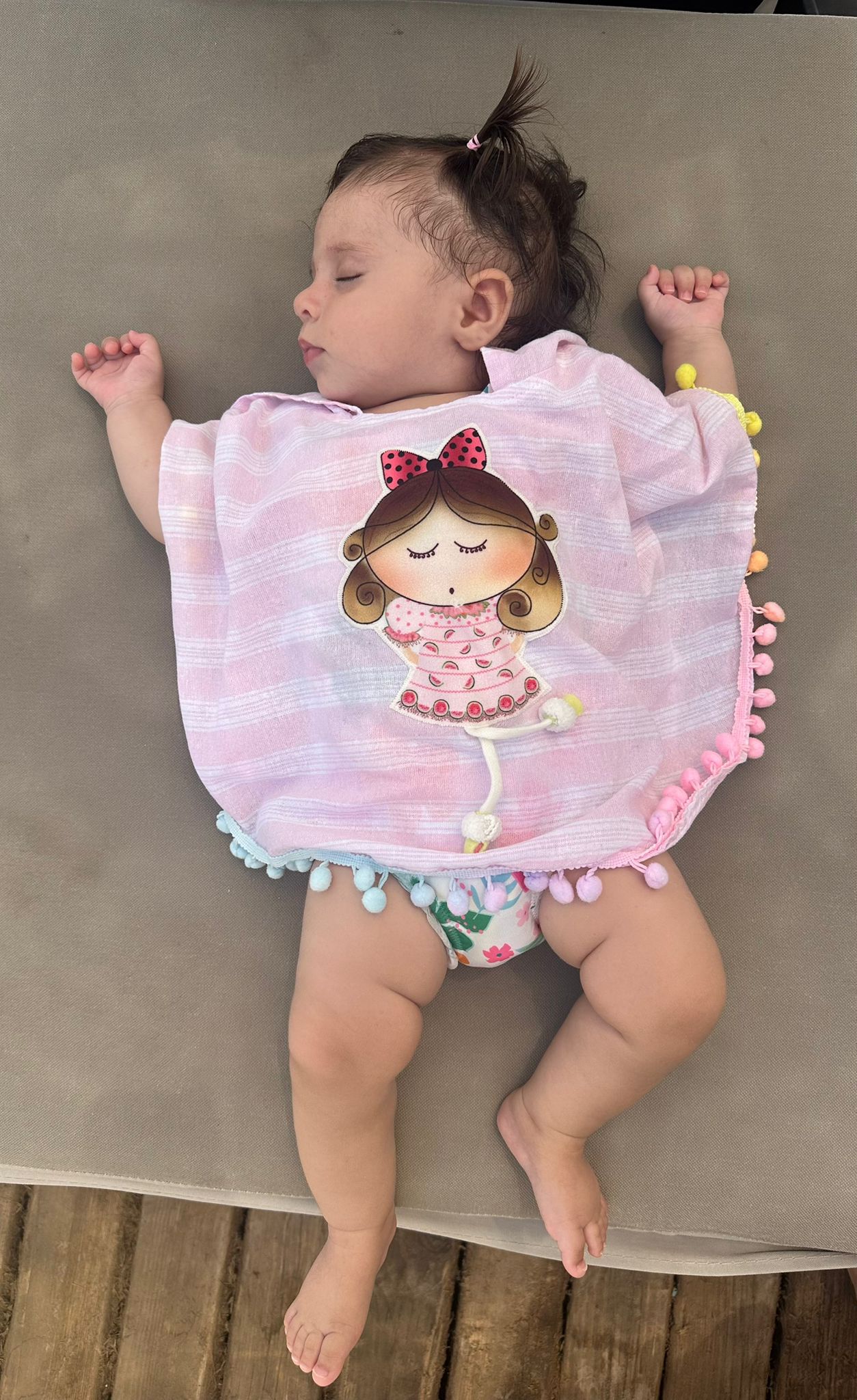 Гръб на пастелна рокля